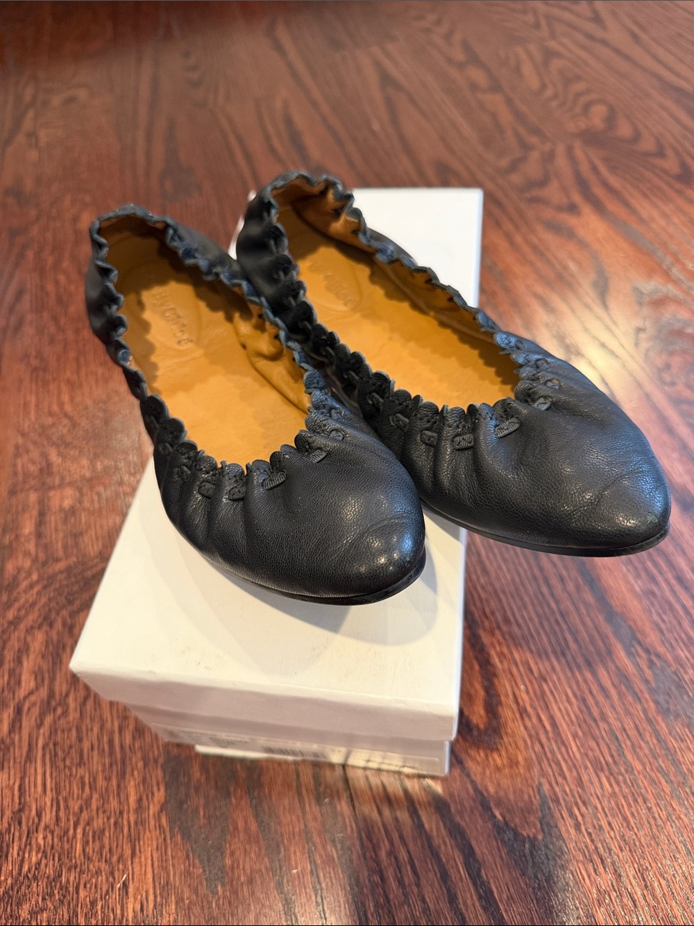 See By Chloé Black Leather Gathered Ballet Flats